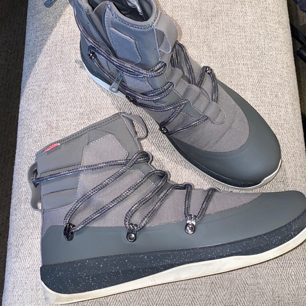 THE STANLEY Skye

Runner-vs-hiker‎ sneaker boot